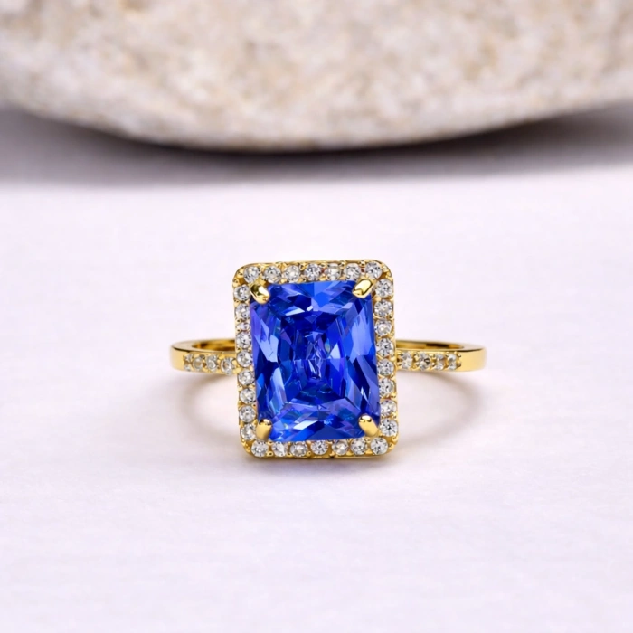 14 Ayar Altın Zümrüt Kesim Safir Yüzük