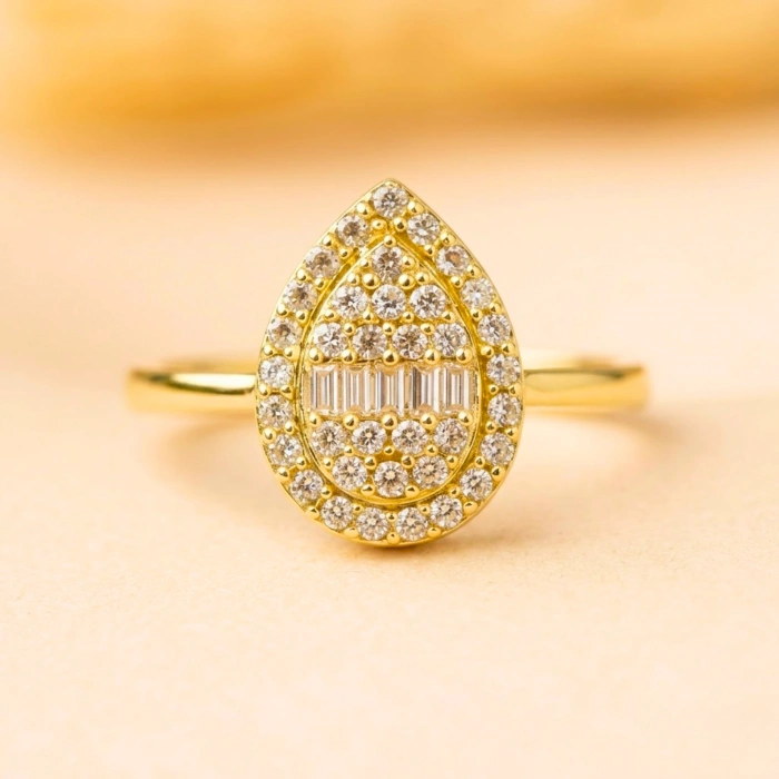 14K Gold Baguette Ring – Minimalist Wedding Band & Elegant Engagement Ring