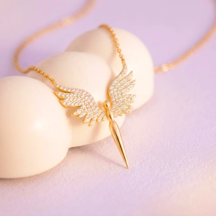 14 Ayar Altın Melek Kolye – Zarif Peri ve Anlamlı Tasarım