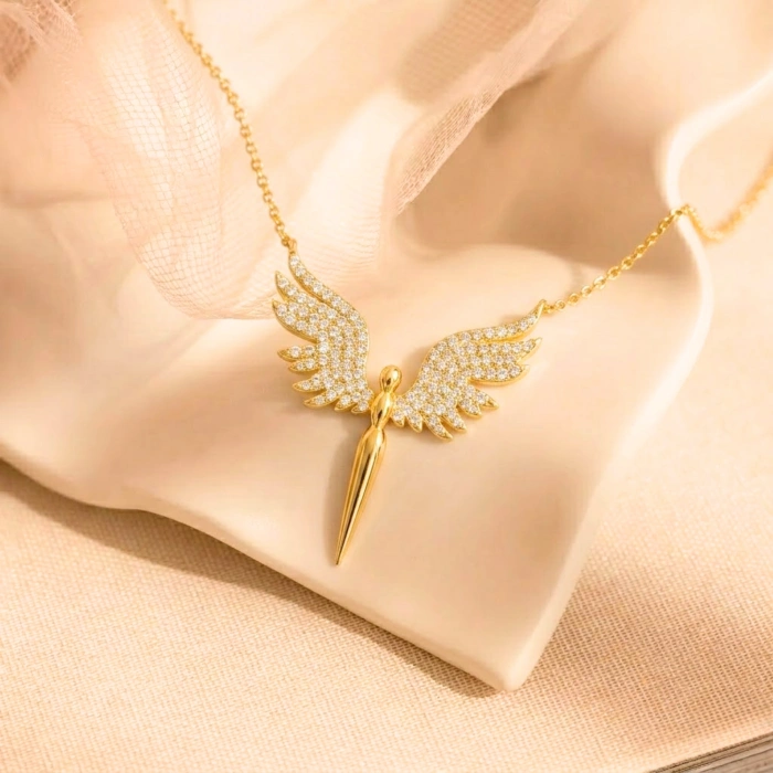 14 Ayar Altın Melek Kolye – Zarif Peri ve Anlamlı Tasarım