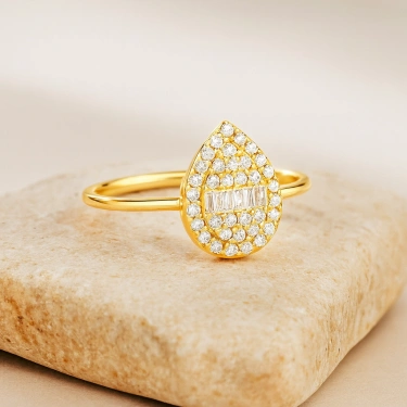 14K Gold Baguette Ring, Minimalist Gold Wedding Band, Elegant Engagement Ring