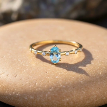 0.35 Karat Mavi Topaz Pırlanta Yüzük, Minimal Altın Yüzük