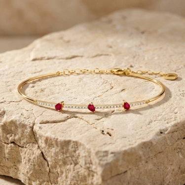 0.43 Karat Damla Kesim Yakut Pırlanta Bileklik