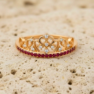 0.37 Karat Yakut Taşlı Pırlanta Taç Yüzük