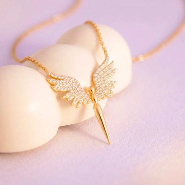 14 Ayar Altın Melek Kolye – Zarif Peri ve Anlamlı Tasarım