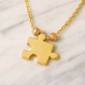 14 Ayar Altın Dorika Detaylı Puzzle Kolye