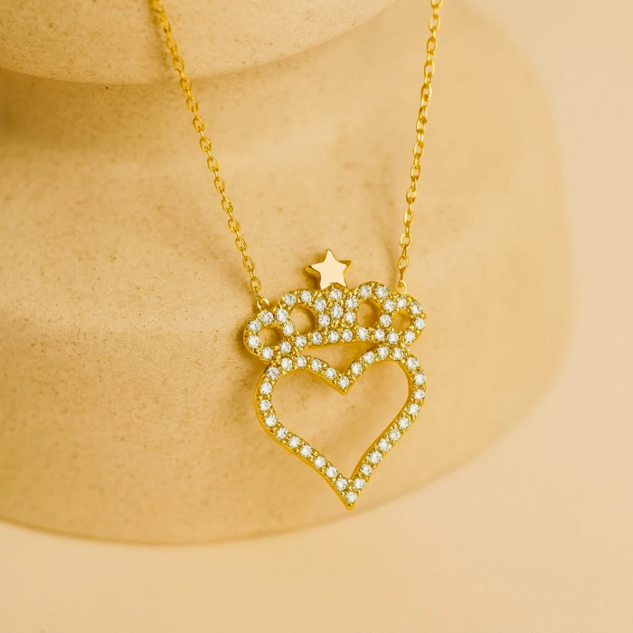 14 Ayar Altın Taç ve Yıldız Detaylı Kalp Kolye