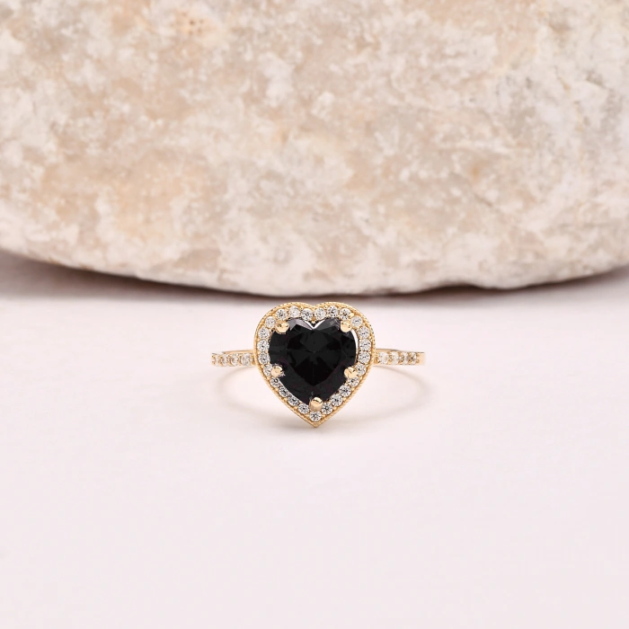 14 Ayar Altın Kalp Kesim Siyah Oniks Yüzük