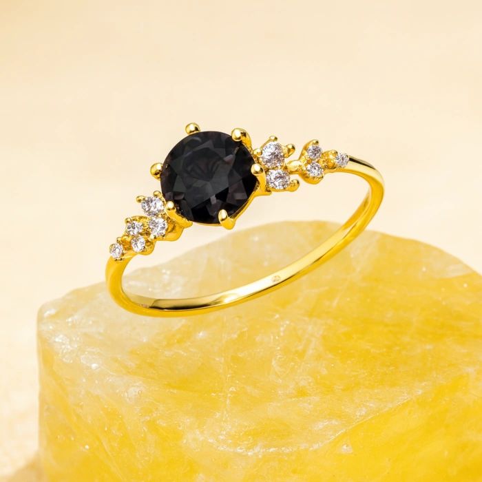 14 Ayar Altın Minimal Siyah Oniks Yüzük