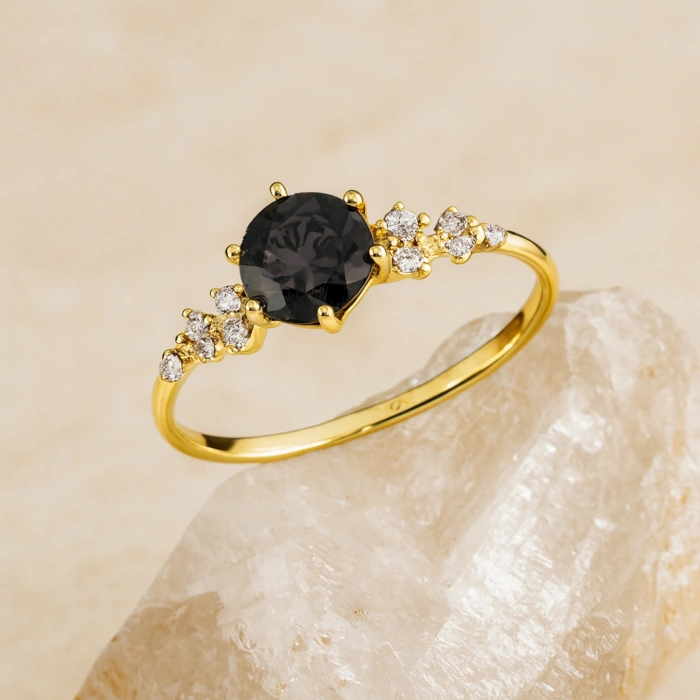 14 Ayar Altın Minimal Siyah Oniks Yüzük
