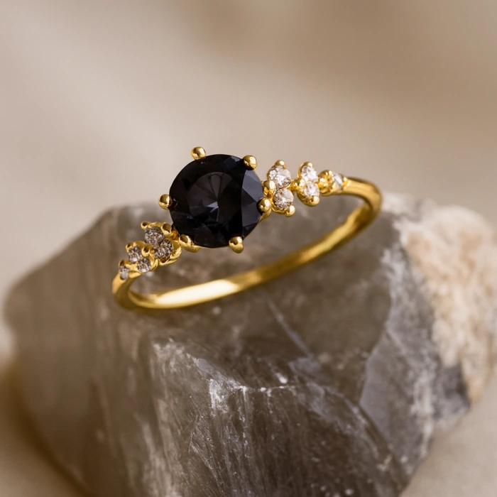 14 Ayar Altın Minimal Siyah Oniks Yüzük