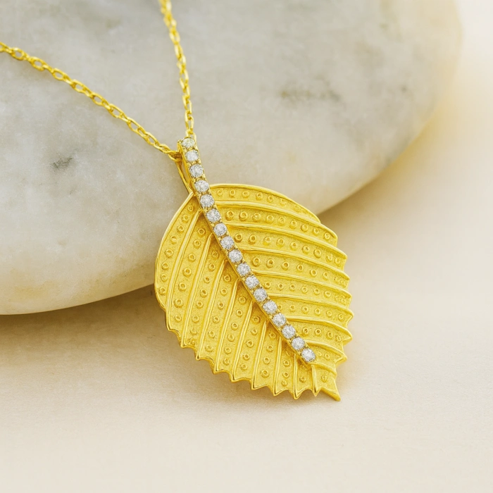 14 Ayar Altın Yaprak Kolye