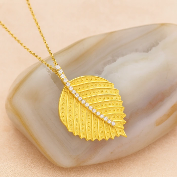 14 Ayar Altın Yaprak Kolye