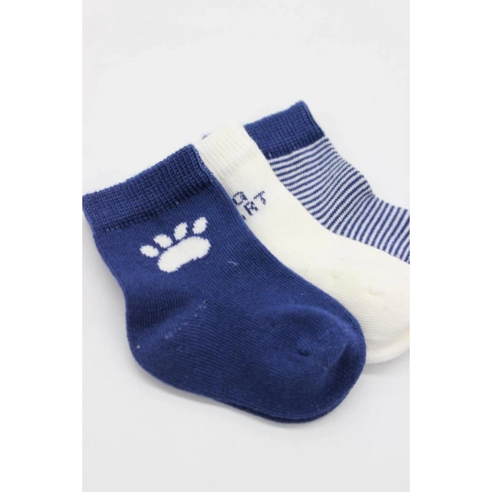 Göz alıcı renkleriyle ayak gelişimini destekleyen soket çorap takımı