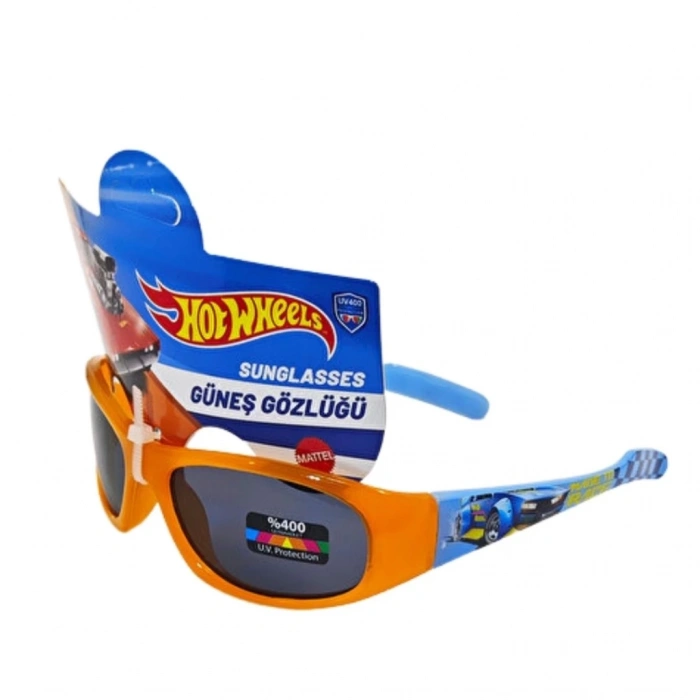 Hot Wheels lisanslı güneş gözlüğü, çocukların oyun ve gelişim aktivitelerinde güven sağlar