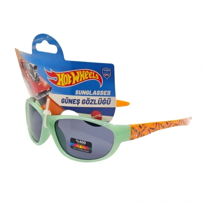 Hot Wheels lisanslı güneş gözlüğü, çocukların oyun ve gelişim aktivitelerinde güven sağlar