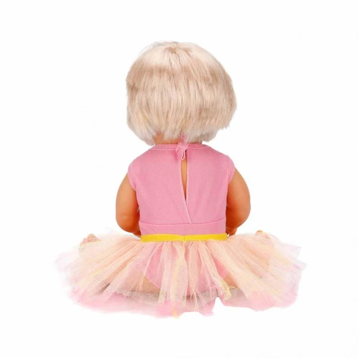 Doğum günü bebeği ile sosyal gelişim ve duygusal bağ kurma becerilerini destekleyen rol oyunu