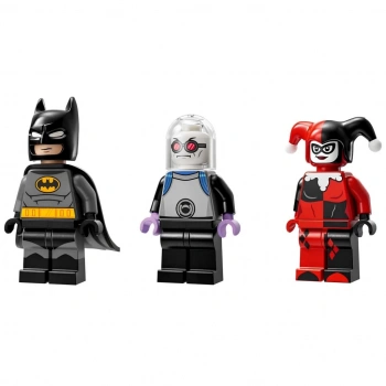  DC Batman: Batmobile ile Batman, Harley Quinn ve Mr. Freeze’e Karşı 76274