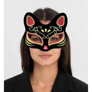 Çocuk Siyah Renk Süet Kaplama Üzeri Kırmızı Sarı Simli Kedi Maskesi 17x14 cm