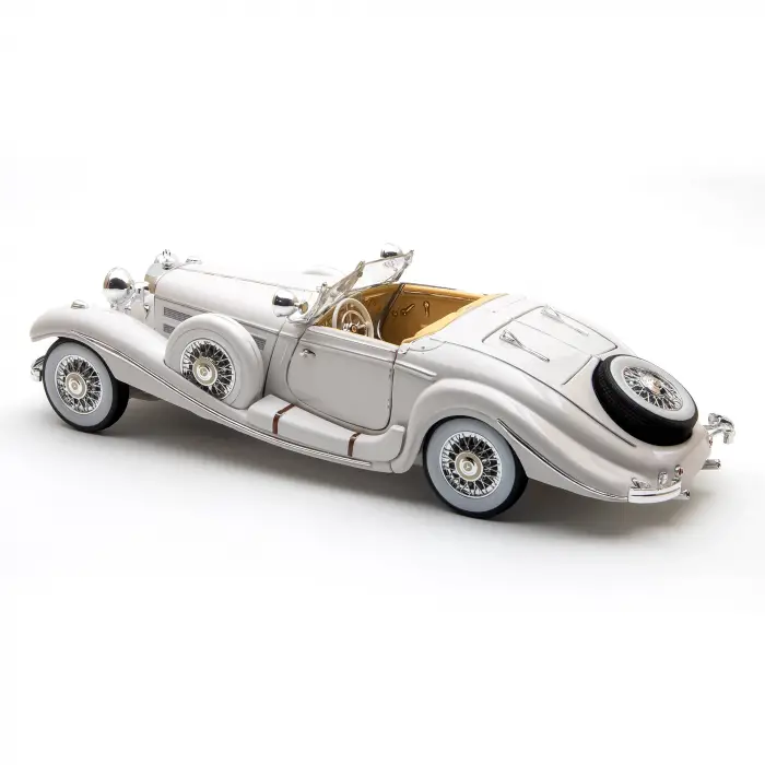 Maisto Premiere Edition 1:18 1936 Mercedes Benz 500 K Typ Specialroadster Beyaz - 36055