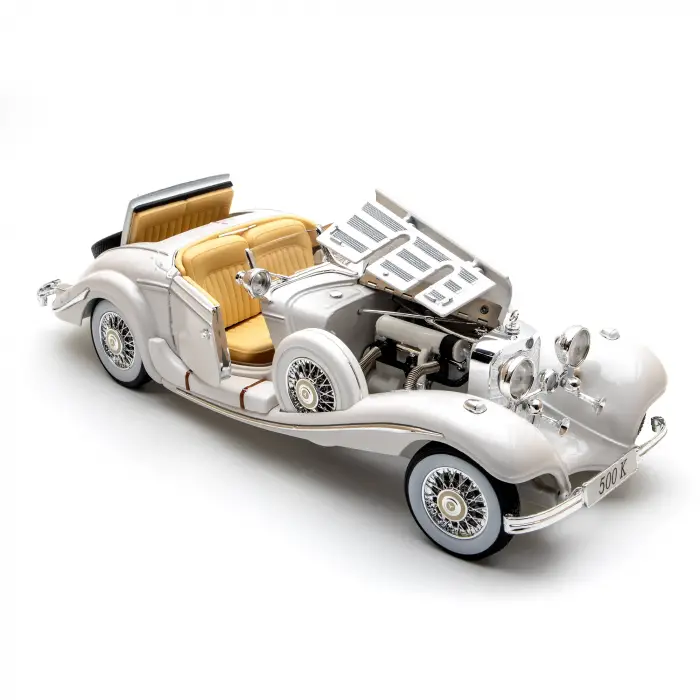 Maisto Premiere Edition 1:18 1936 Mercedes Benz 500 K Typ Specialroadster Beyaz - 36055