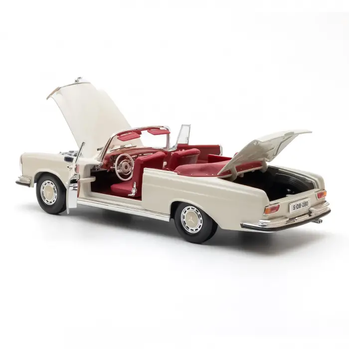 Maisto 1:18 1967 Mercedes-Benz 280 SE Diecast Model Araba - 31811