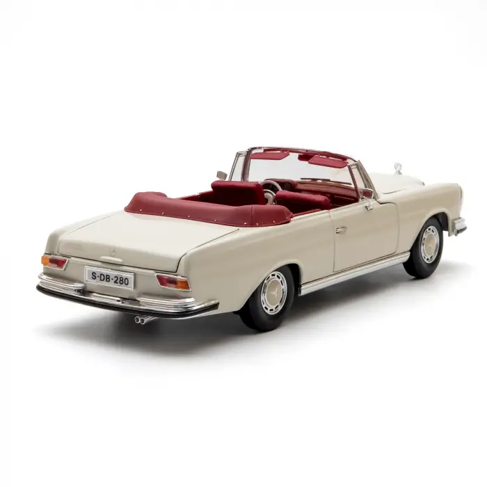 Maisto 1:18 1967 Mercedes-Benz 280 SE Diecast Model Araba - 31811