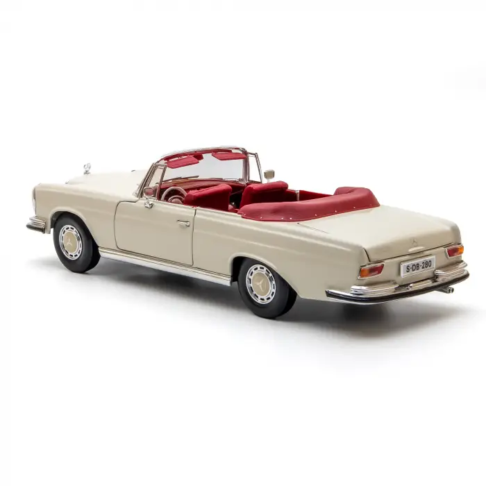 Maisto 1:18 1967 Mercedes-Benz 280 SE Diecast Model Araba - 31811