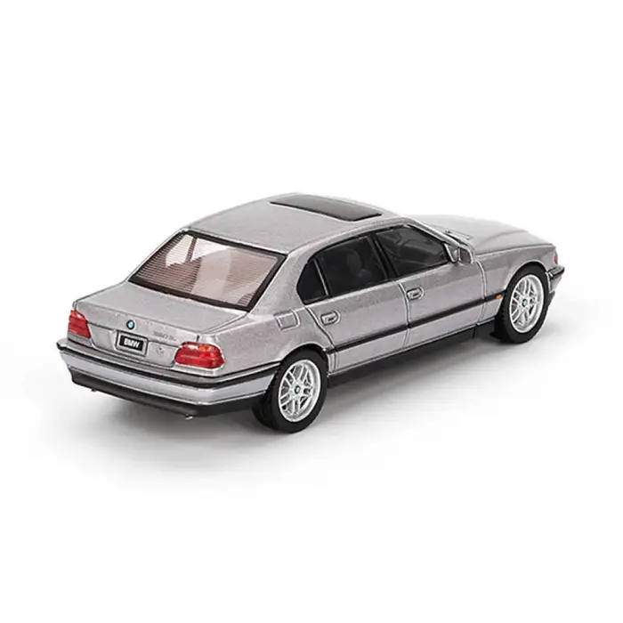 Mini GT 1/64 BMW 750IL Aspen Silver Metallic - Blister Paket MGT00792-BL