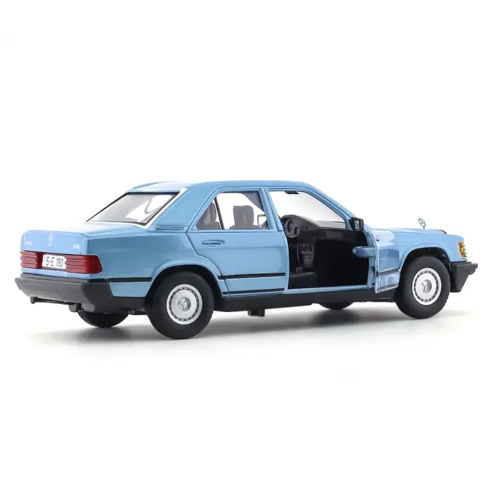 Bburago 1:24 Mercedes-Benz 190 E 2.6