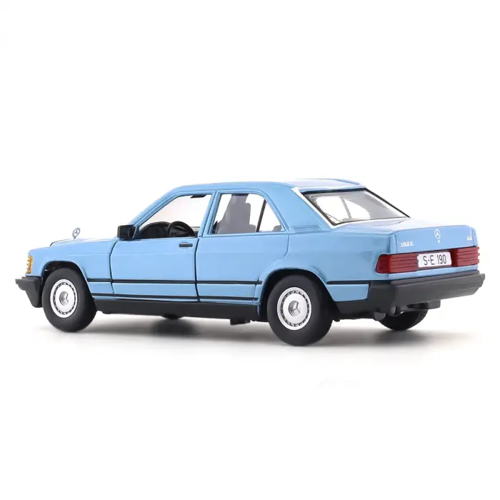 Bburago 1:24 Mercedes-Benz 190 E 2.6