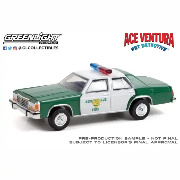 GreenLight 1:64 Hollywood Series 33 - Ace Ventura: Pet Detective (1994) - 1983 Ford LTD Crown 44930-B