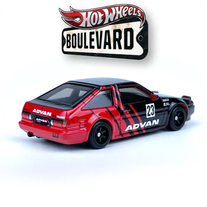 Hot Wheels Boulevard 2023 Mix R (76-80) - GJT68