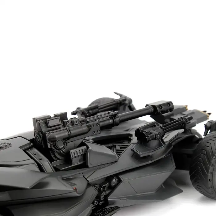 Jada Justice League Batmobile & Batman 1:24