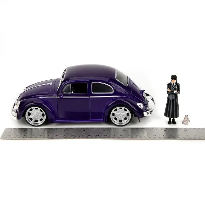 Jada Wednesday 1972 VW Beetle with Wednesday & Thing Figures