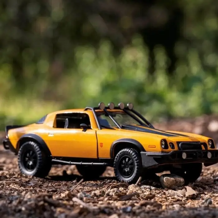 Jada Transformers 1977 Chevrolet Camaro Bumblebee Diecast Model Araba