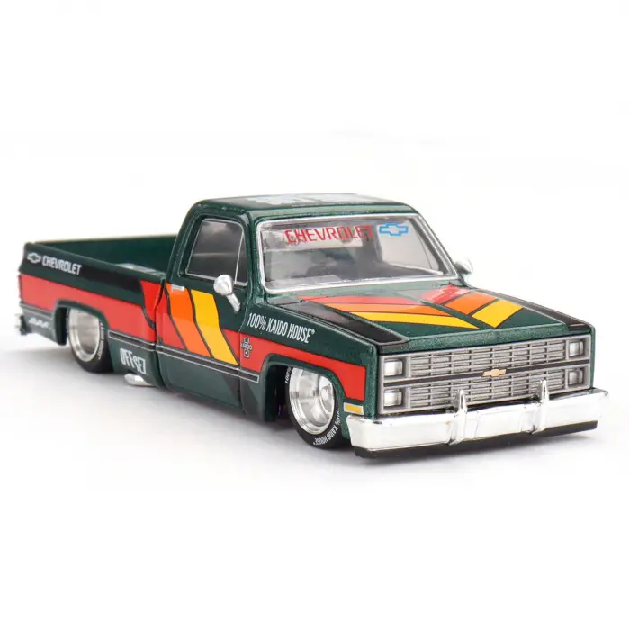 Kaido House x Mini GT Chevrolet Silverado KAIDO WORKS V3 1:64