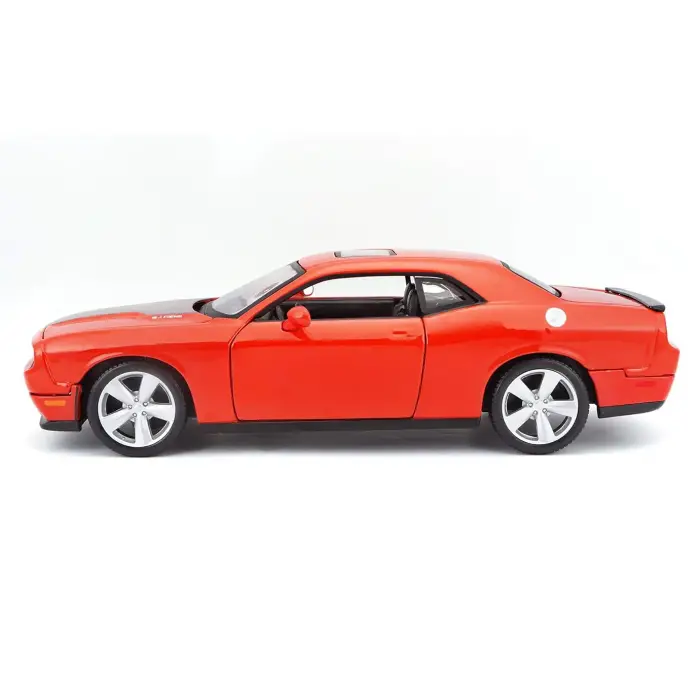 Maisto 1:24 2008 Dodge Challenger SRT8- 31280