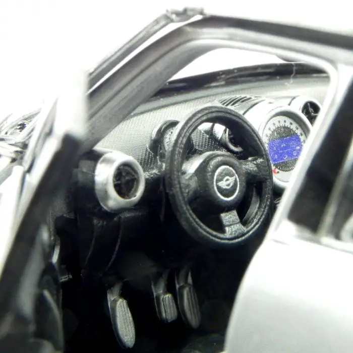 Maisto 1:24 Mini Countryman- 31273