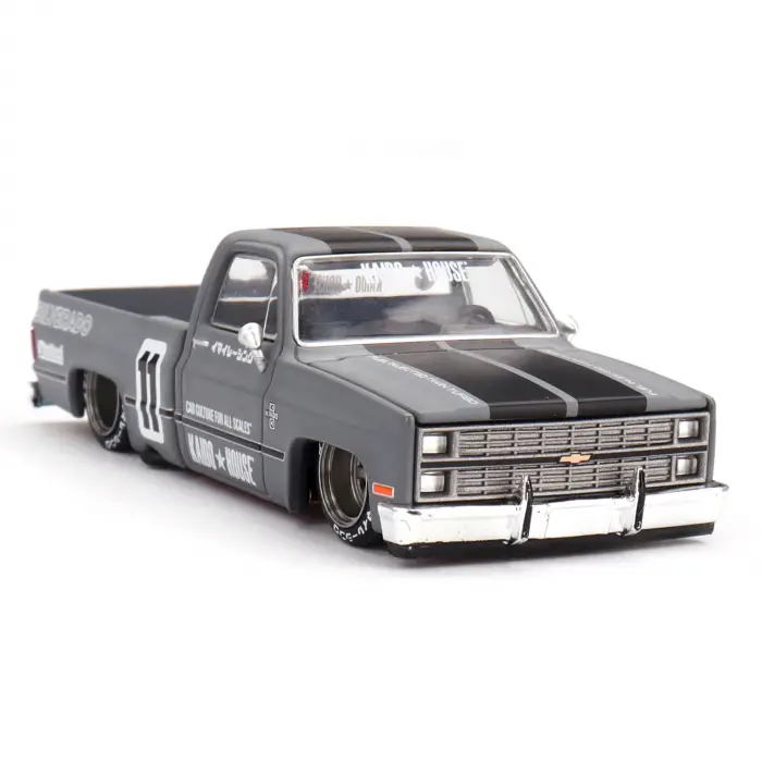 Mini GT Kaido House Chevrolet Silverado KAIDO V2 1:64 Diecast