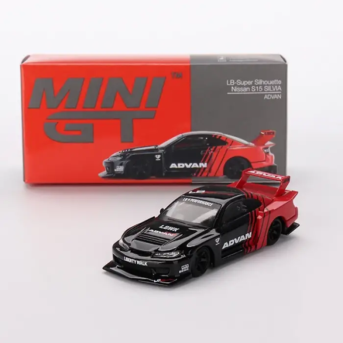 Mini GT Advan Racing Transporter Üç Araçlı Set