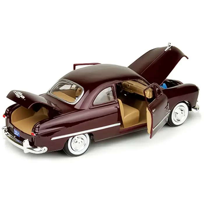 Motor Max 1:24 1949 Ford Coupe Bordo - 73213
