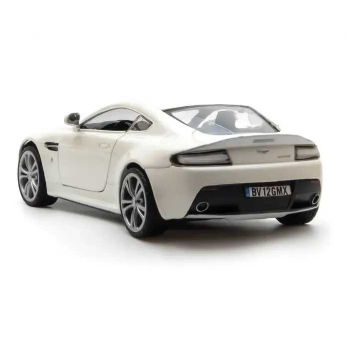 Motormax 1:24 Aston Martin V12 Vantage Diecast Model Araba Beyaz - 73357