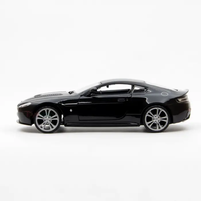 Motormax 1:24 Aston Martin V12 Vantage Diecast Model Araba Siyah - 73357