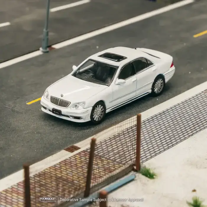 Tarmac Works 1/64 Mercedes-Benz S-Class Wald Alabaster White - Lamley Special Edition - GLOBAL64T64G-072-WH