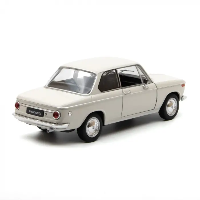 Welly 1:24 BMW 2002ti Diecast Model Araba Krem - 24053W