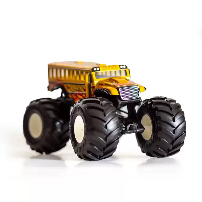Hot Wheels Too Scool Marvel - Monster Trucks Oversized