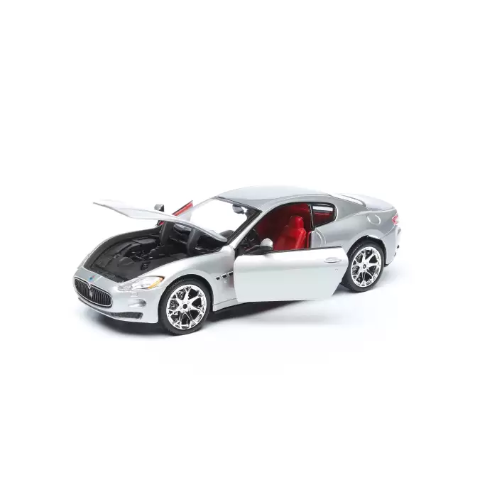 Bburago 1:24 Maserati Gran Turismo (2008)