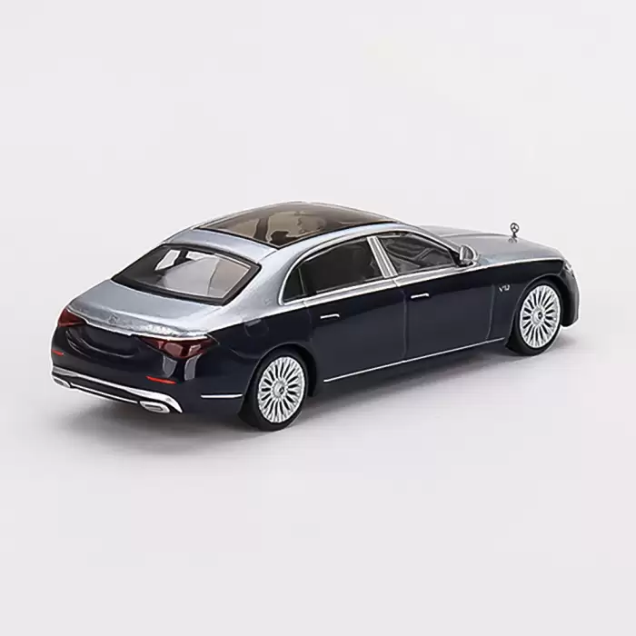 MINI GT: 1/64 Mercedes-Maybach S680 Cirrus Silver / Nautical Blue Metallic