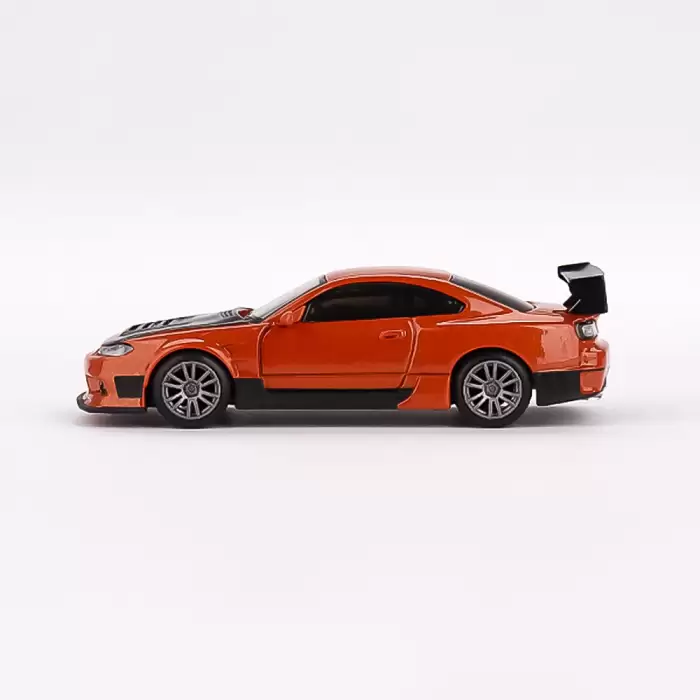 MINI GT: 1/64 Nissan Silvia S15 D-MAX Metallic Orange